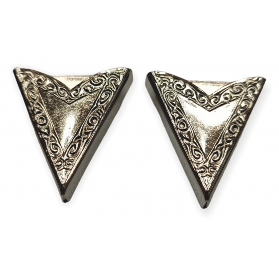 růžky na límec košile 