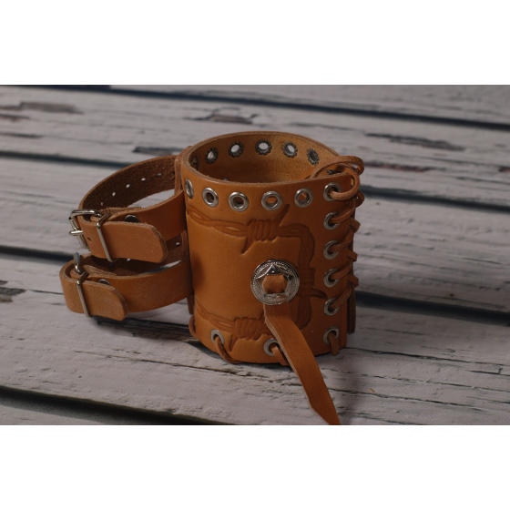 Držák nápoje BP kožený světle hnědý zdobení končak